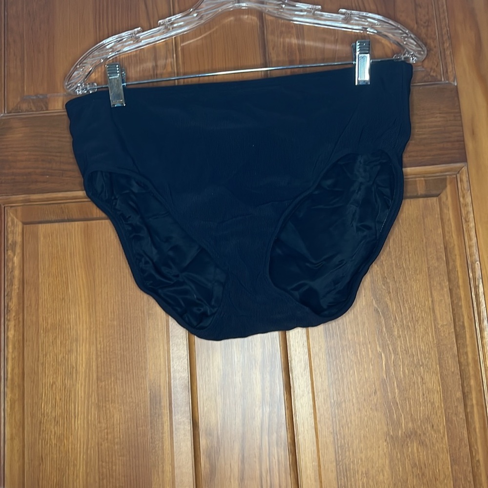 Lands’ End Women’s Tankini Size 14 Black With White Trim On Top - Picture 7 of 9